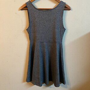 H&M DIVIDED SMALL GRAY SLEEVELESS DRESS